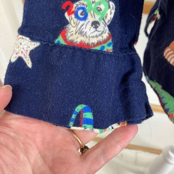 NWOT flannel 2 pc. pj set Xmas animals in hats: dogs, cats, iguanas runs big - Picture 9 of 13